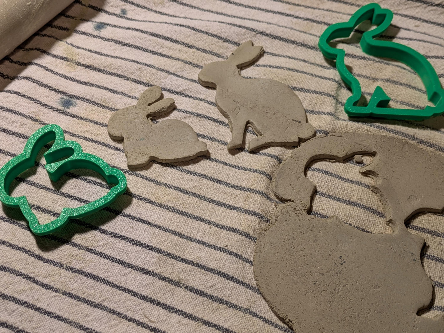 Pääsiäisleikkurit – munat, puput ja kanat!