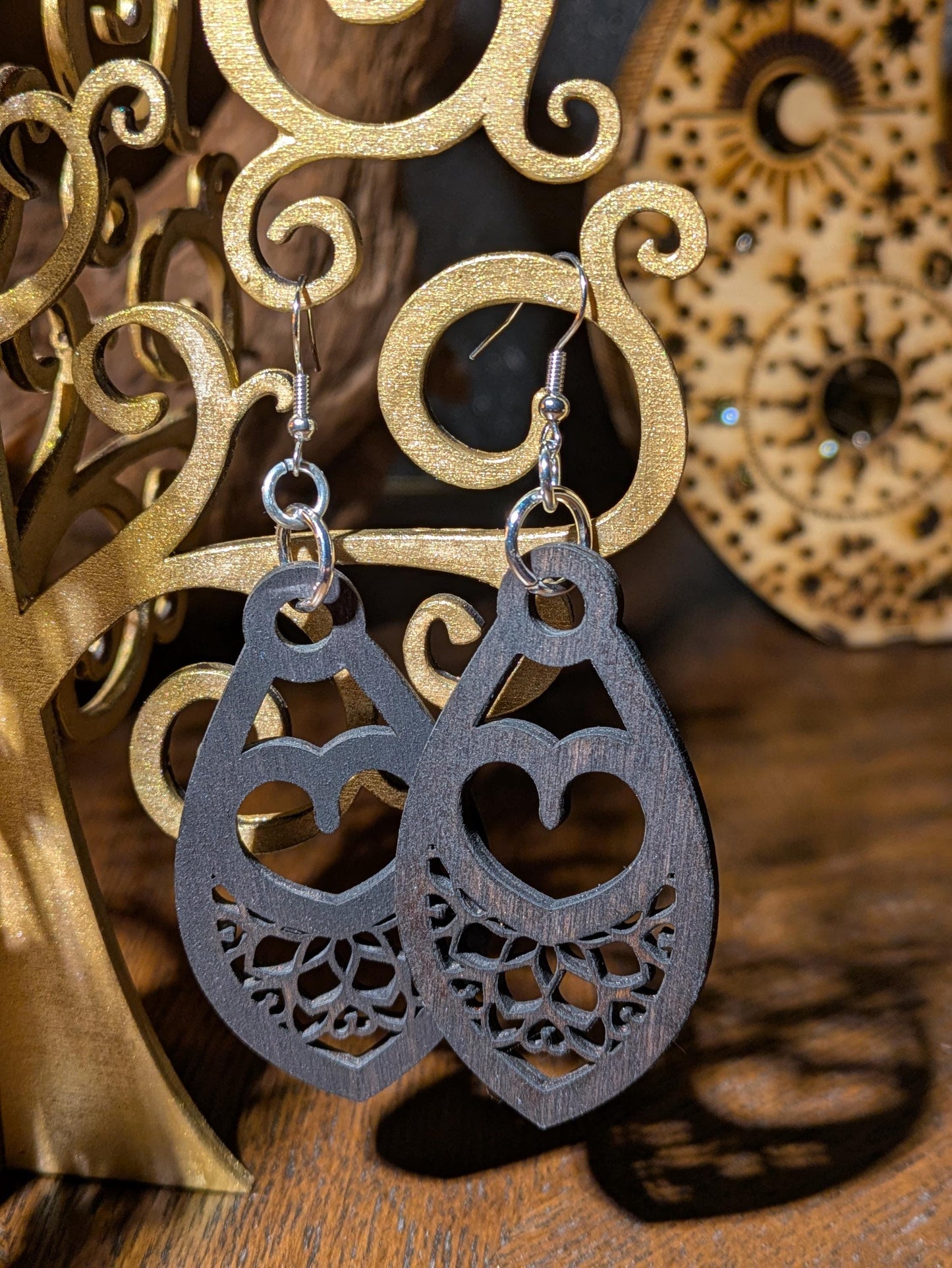 Heartwood korvakorut | Puiset sydänkorvakorut | Laserleikatut koivukorut | Luonnon inspiroima lahja