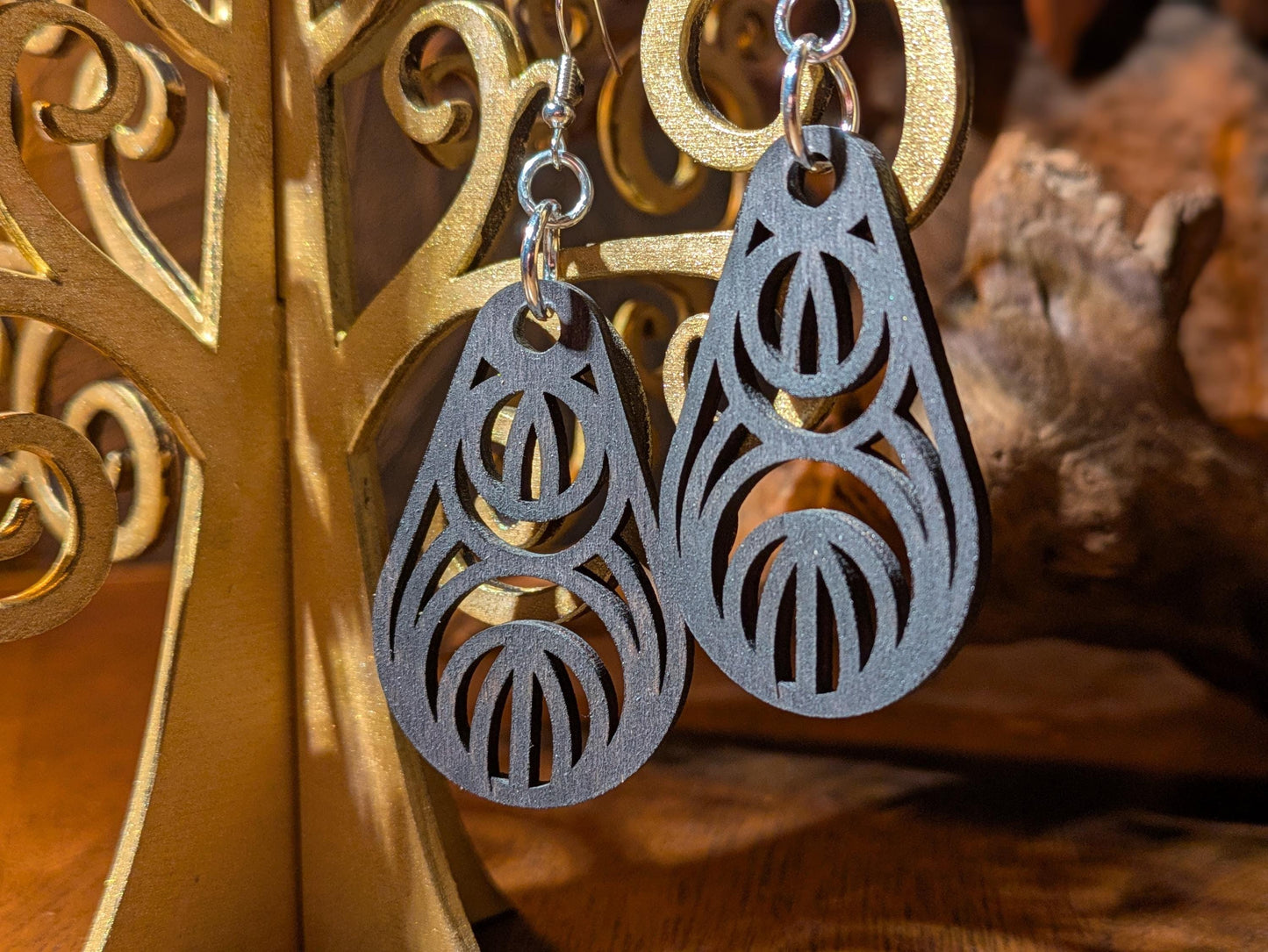 Moonveil-korvakorut – puiset laserleikatut korvakorut – luonnon inspiroimia koruja – käsintehty