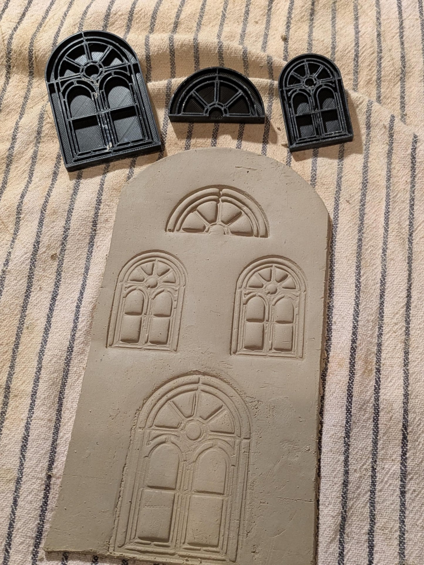 Mansion Stamps – tyylikkäitä arkkitehtonisia vaikutelmia savelle ja käsitöille