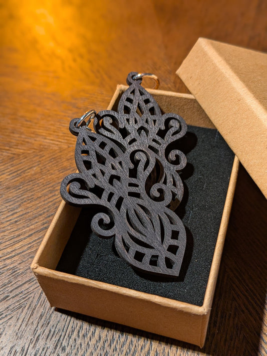 Faebloom-korvakorut – puiset laserleikatut korvakorut – luonnon inspiroimia koruja – käsintehty