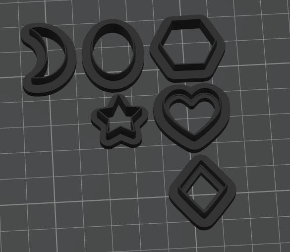 Mini savileikkurisarja – 6 muotoa – kuu, tähti, sydän, soikea, kuusikulmio, timantti – pienet polymeerisavityökalut korvakoruihin ja askarteluun