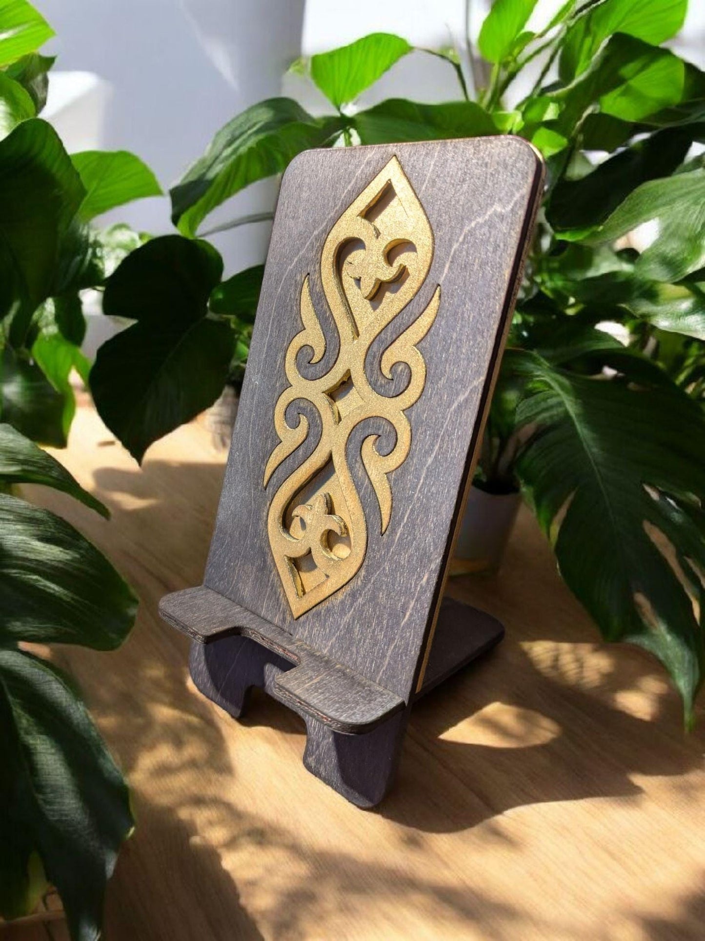 Ebon Gold puinen puhelinteline | Laserleikattu koivuvaneri