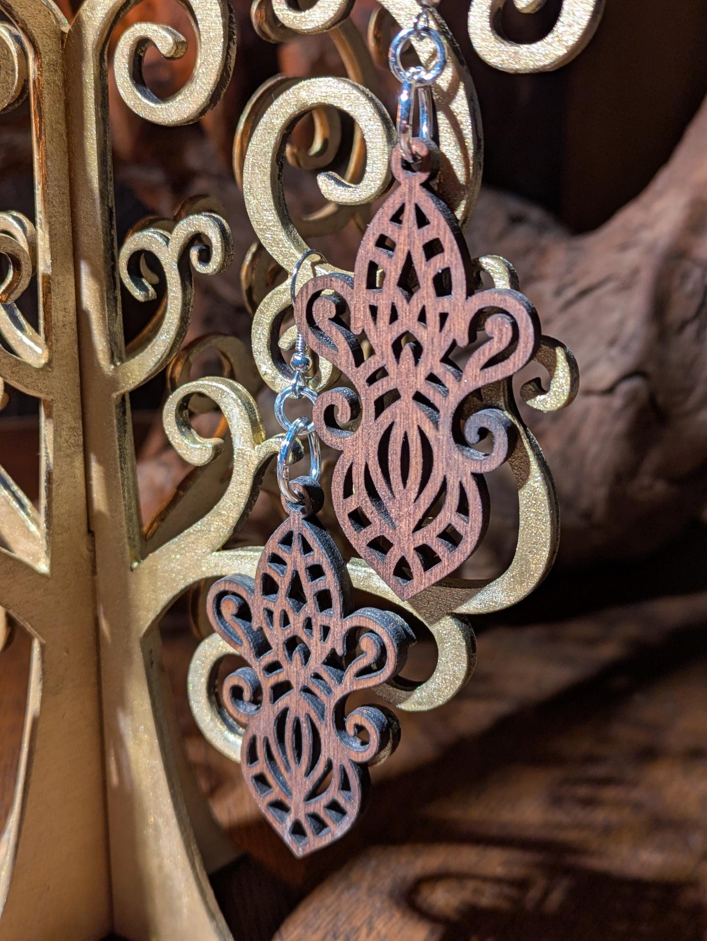 Faebloom-korvakorut – puiset laserleikatut korvakorut – luonnon inspiroimia koruja – käsintehty