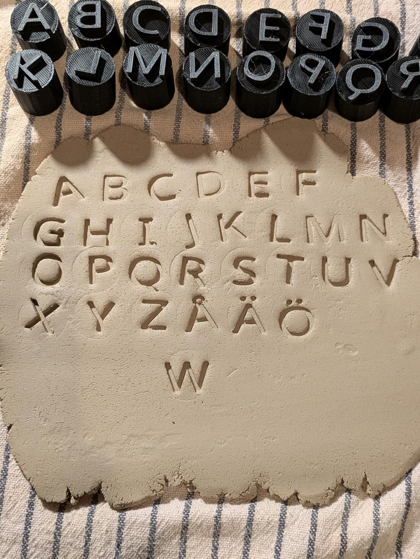 Skandinavian aakkoset setti | 3D-leimasimet savelle ja askarteluille