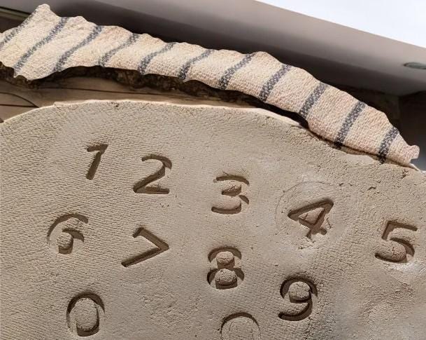 Savinumeroleimasarja – 3D-painetut keramiikkaleimat savelle ja keramiikalle