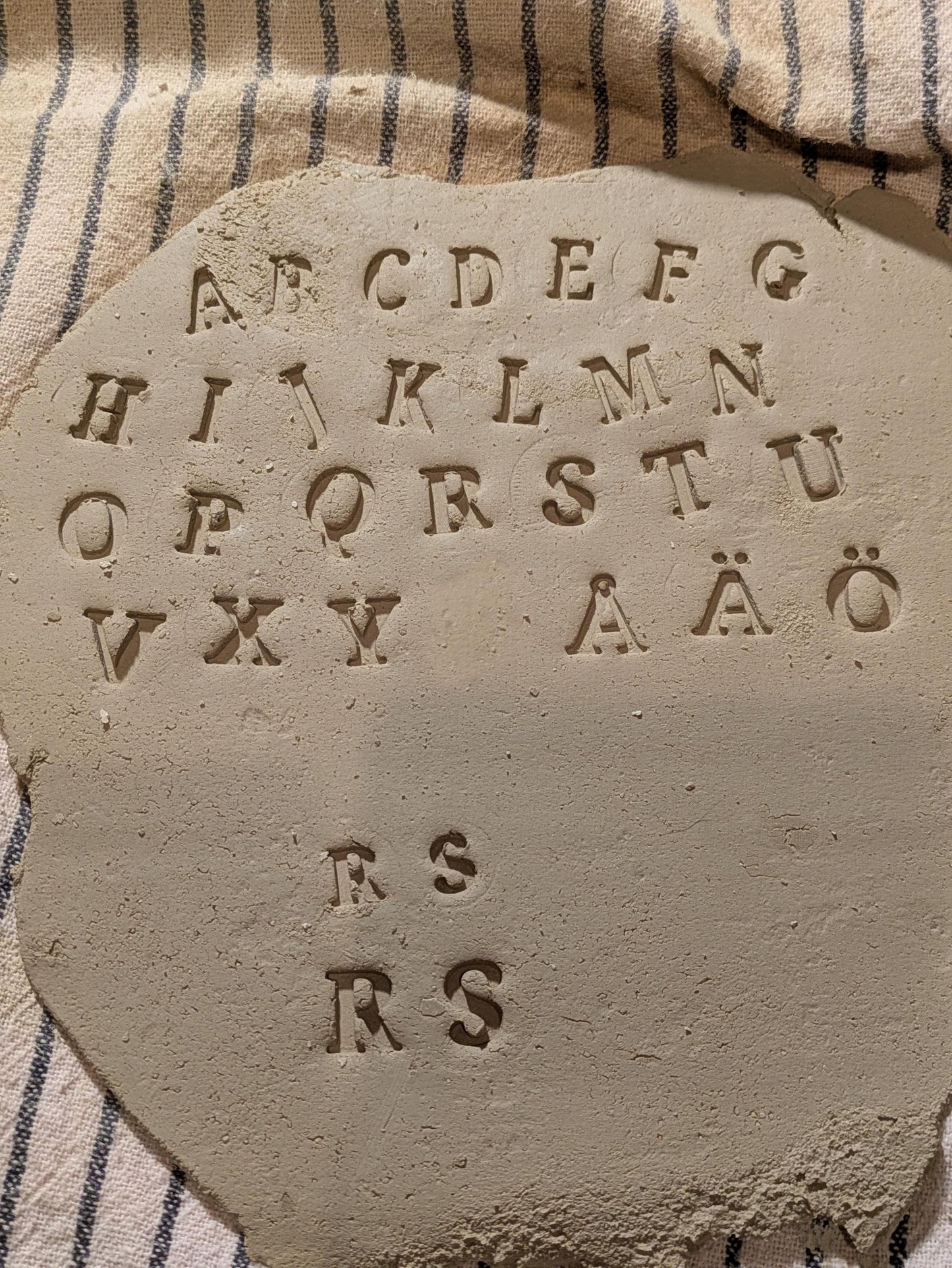 Skandinavian aakkoset setti | 3D-leimasimet savelle ja askarteluille