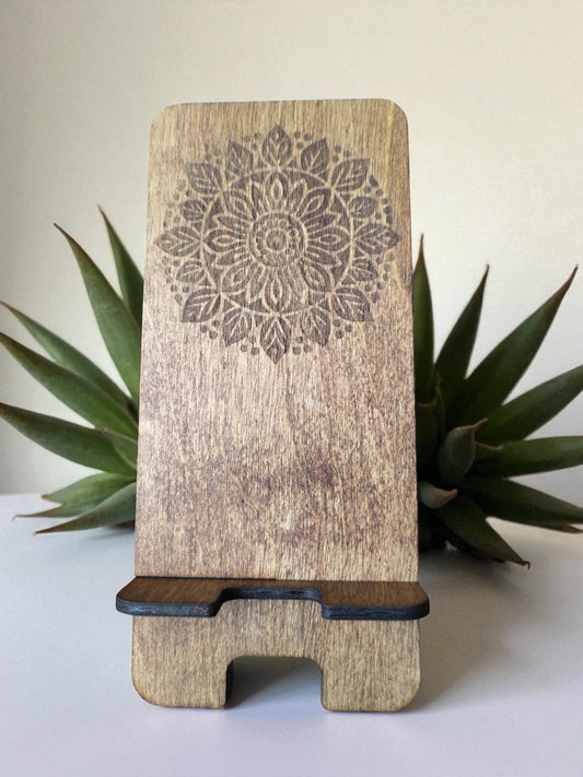 Puinen puhelinteline Mandala Design | Laserleikattu koivuvaneri | Värivaihtoehdot