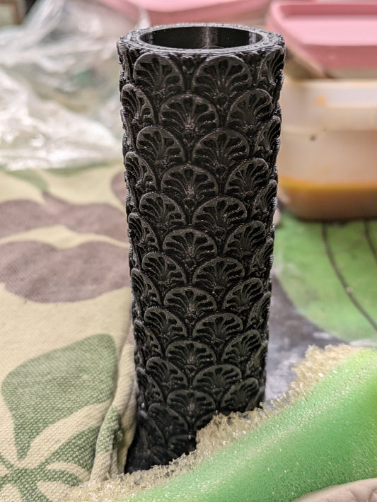 Koristeellinen kuviokaulin – ainutlaatuisiin ja yksityiskohtaisiin savipintoihin