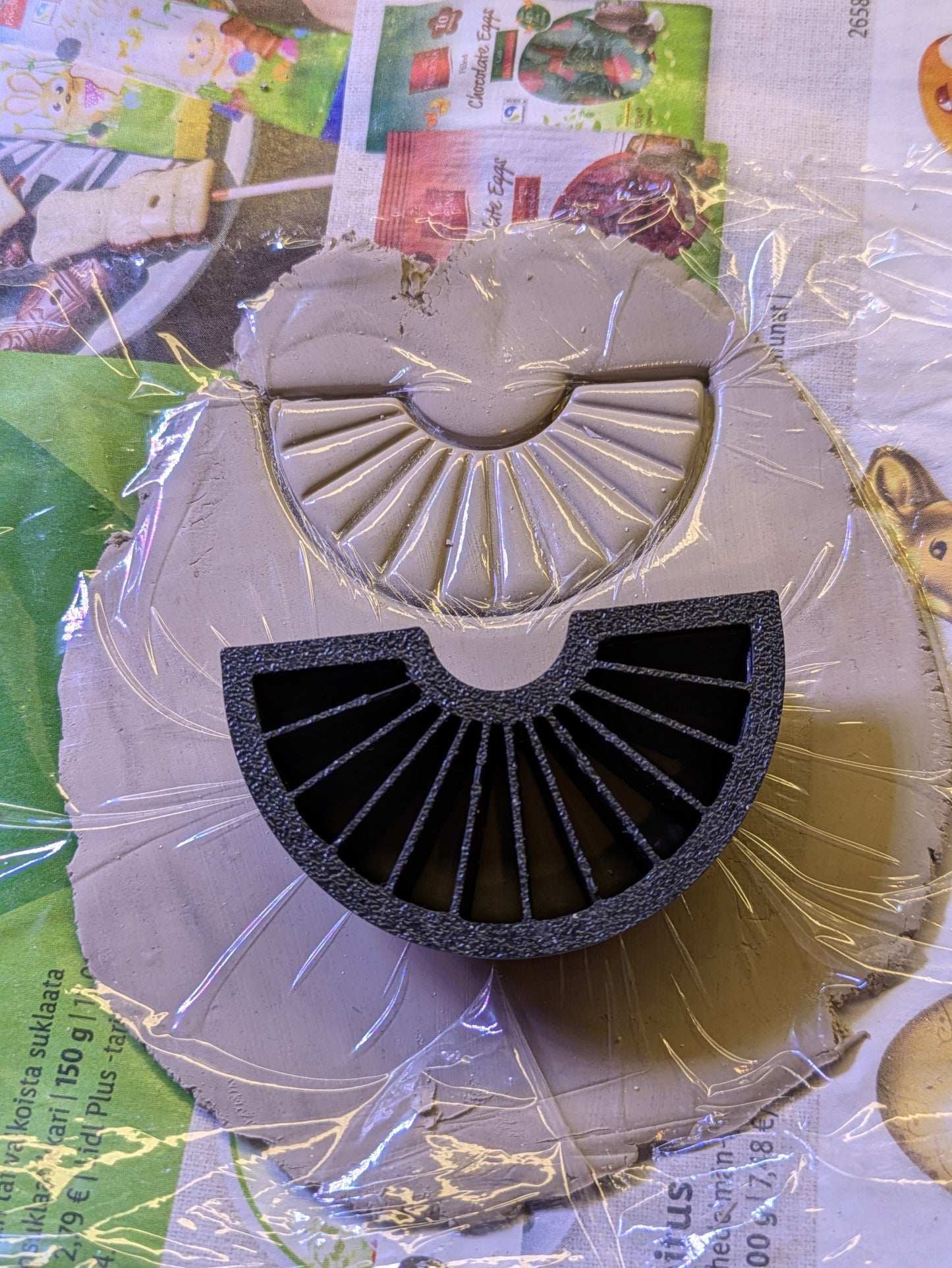 Puoliympyrän muotoinen viuhkaleikkuri – kaiverruspinnalla ja neljässä koossa