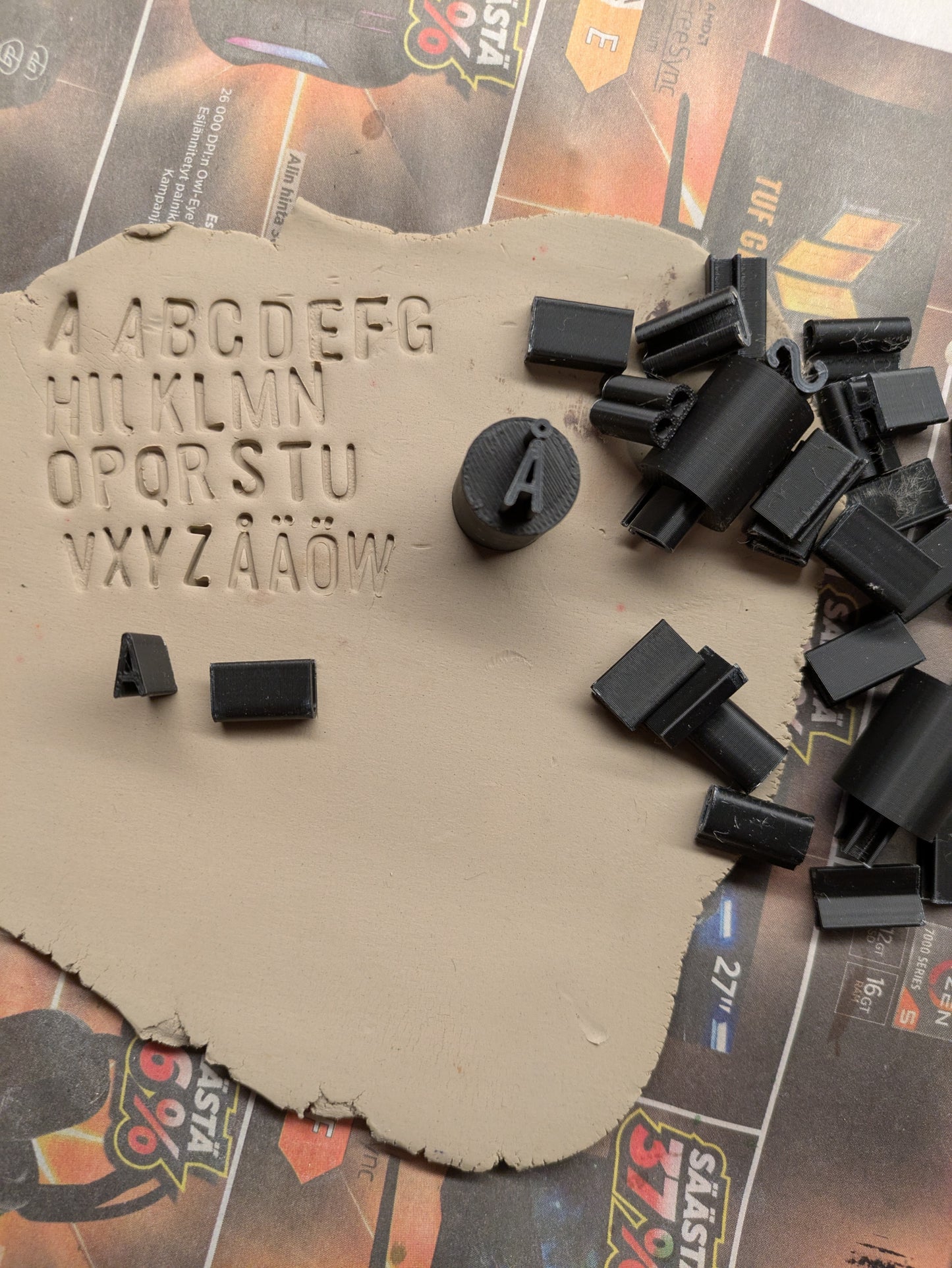 Skandi aakkoset ja numerot -leimasinsetti – Oswald-fontilla