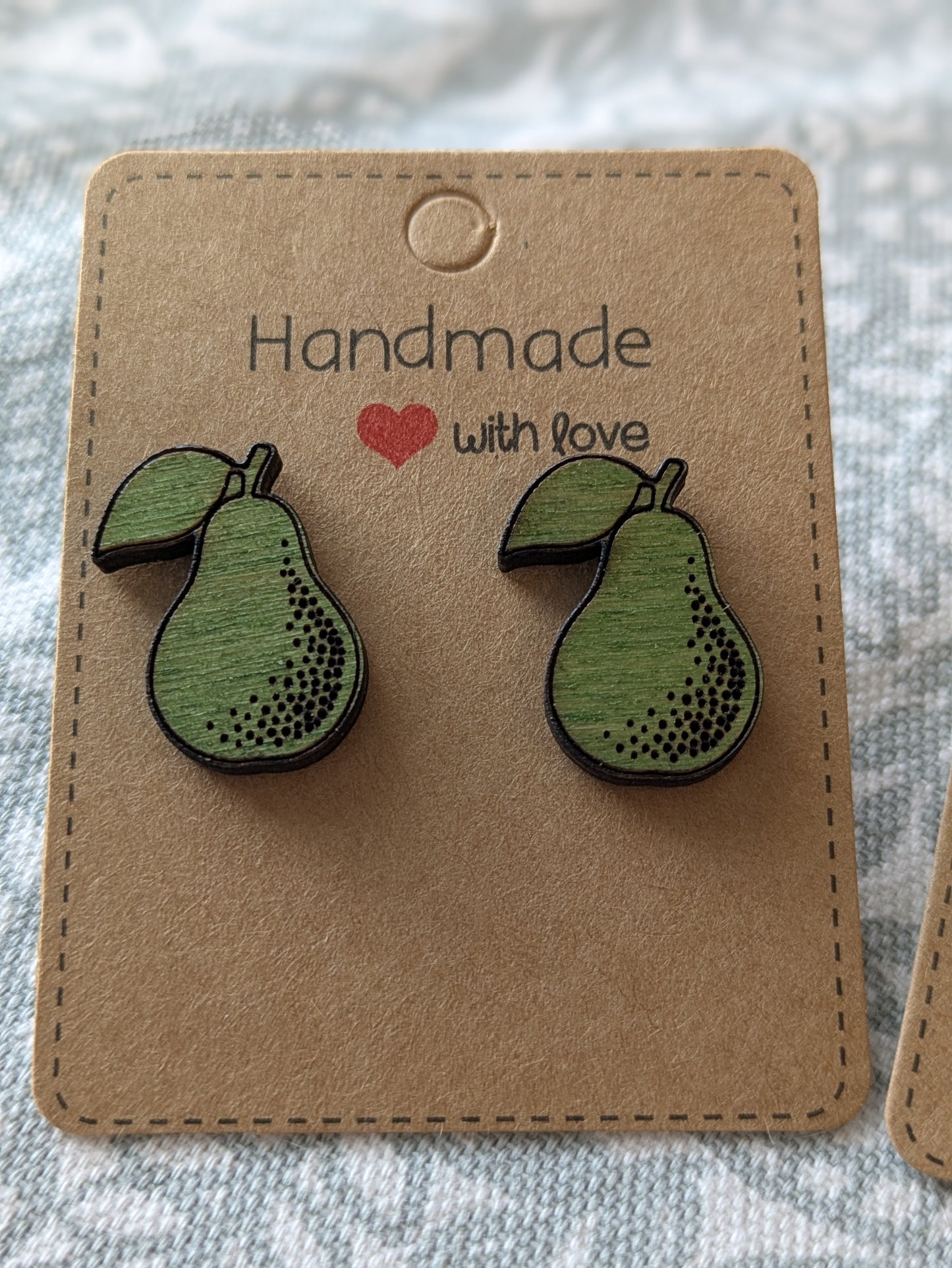 Kesäiset hedelmäkorvakorut – päärynä, sitruuna ja mansikka