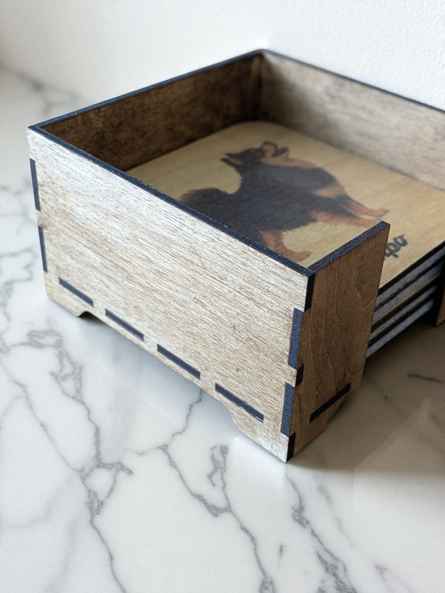 Suomenlapinkoira-lasinalus setti+personointi mahdollisuus