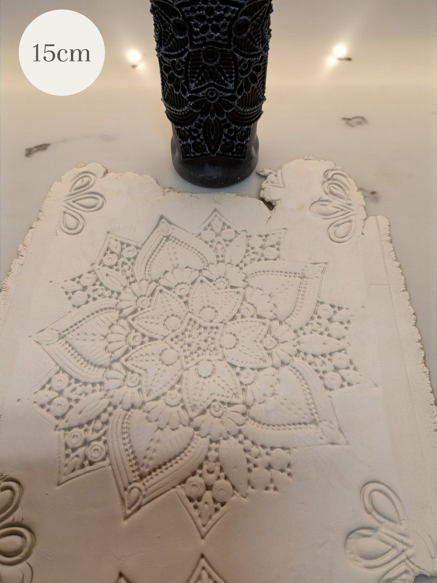 Mandala-kaulin – yksityiskohtainen kuvio savelle ja polymeerimassalle