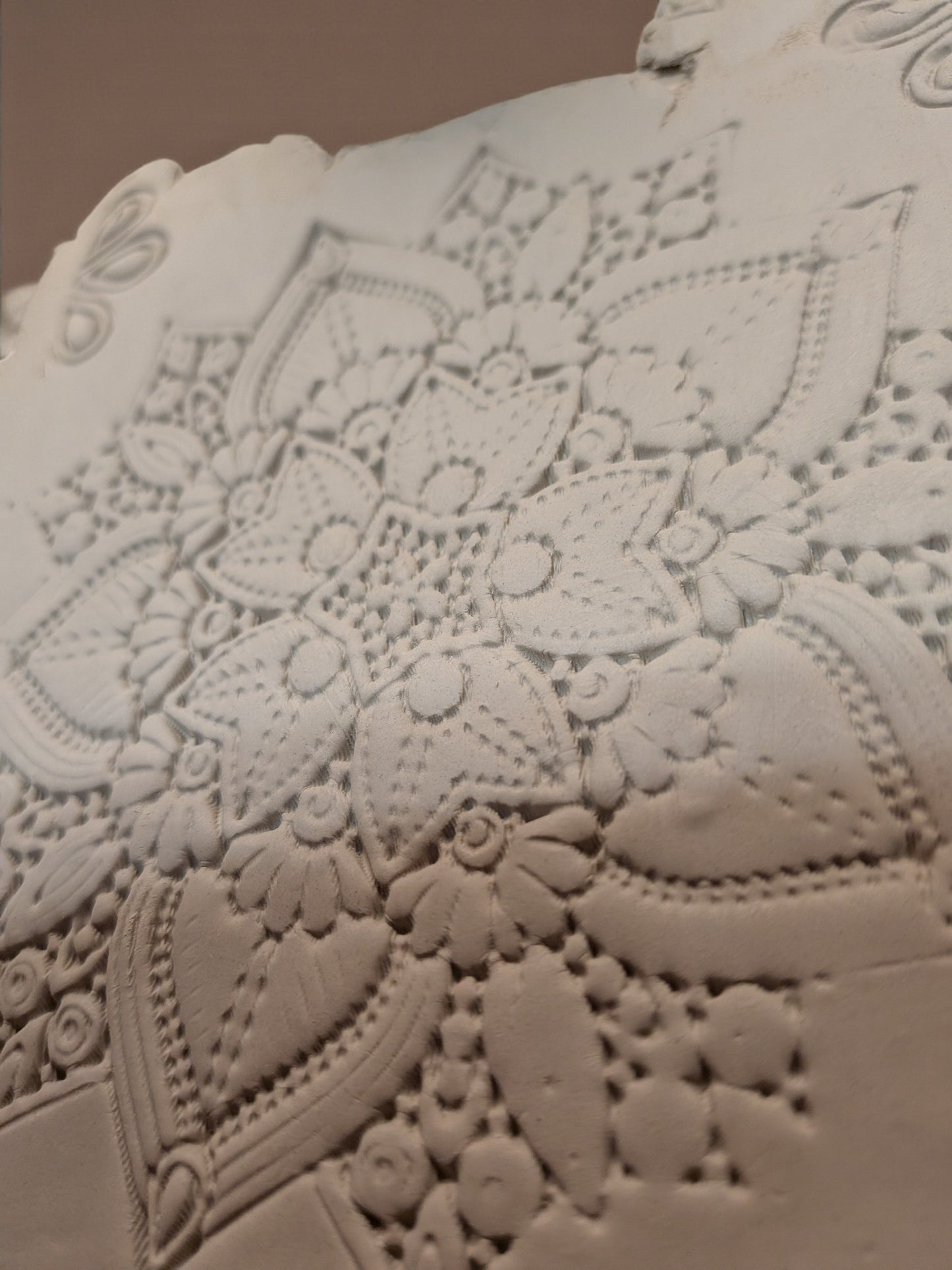 Mandala-kaulin – yksityiskohtainen kuvio savelle ja polymeerimassalle