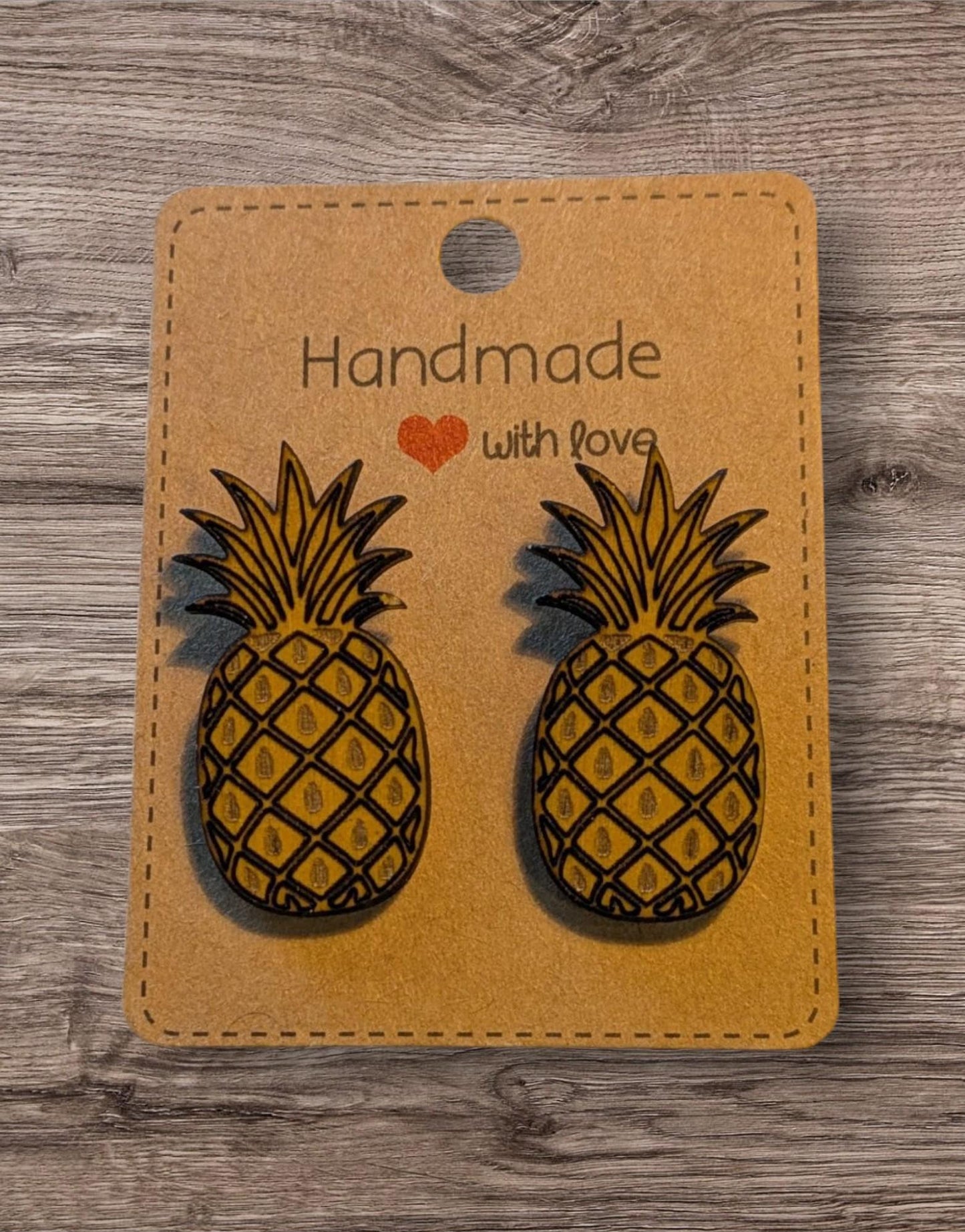 Ihanan kesäiset koivusta valmistetut Ananas korvikset