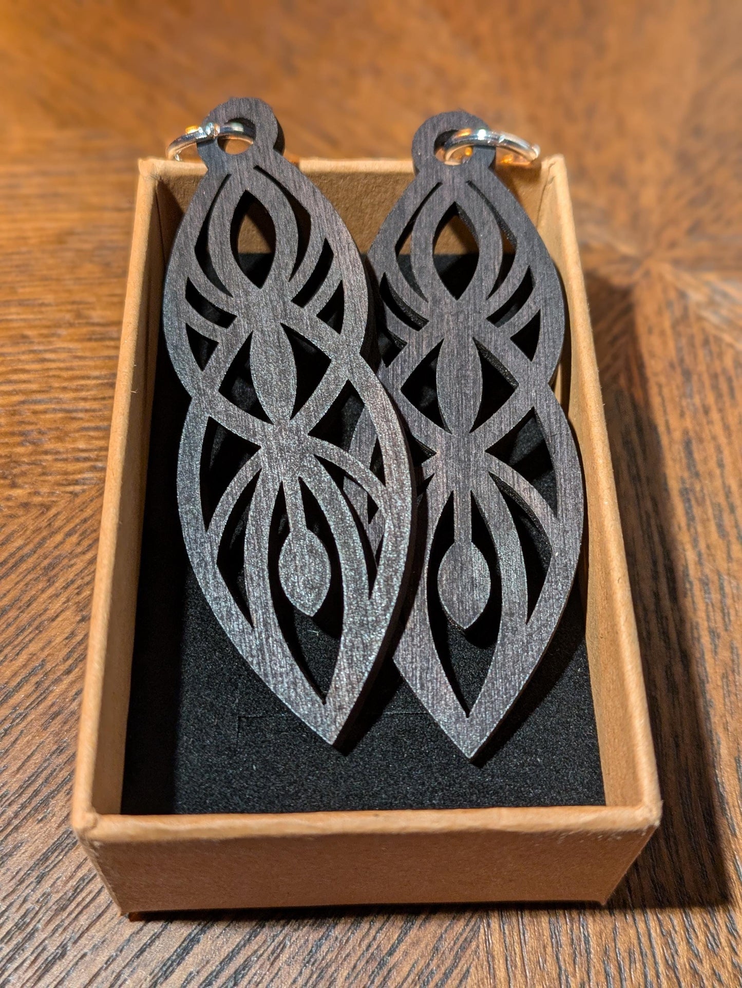 Sylvan Weave -korvakorut – puiset laserleikatut korvakorut – luonnon inspiroimia koruja – käsintehty