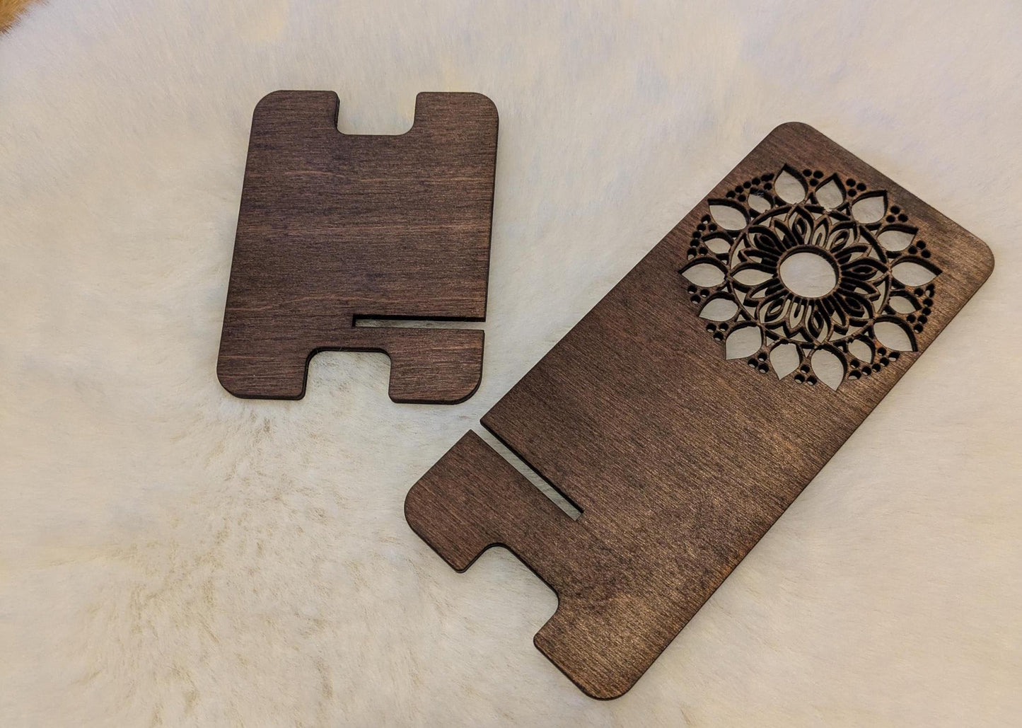Puinen puhelinteline Mandala Design | Laserleikattu koivuvaneri | Värivaihtoehdot