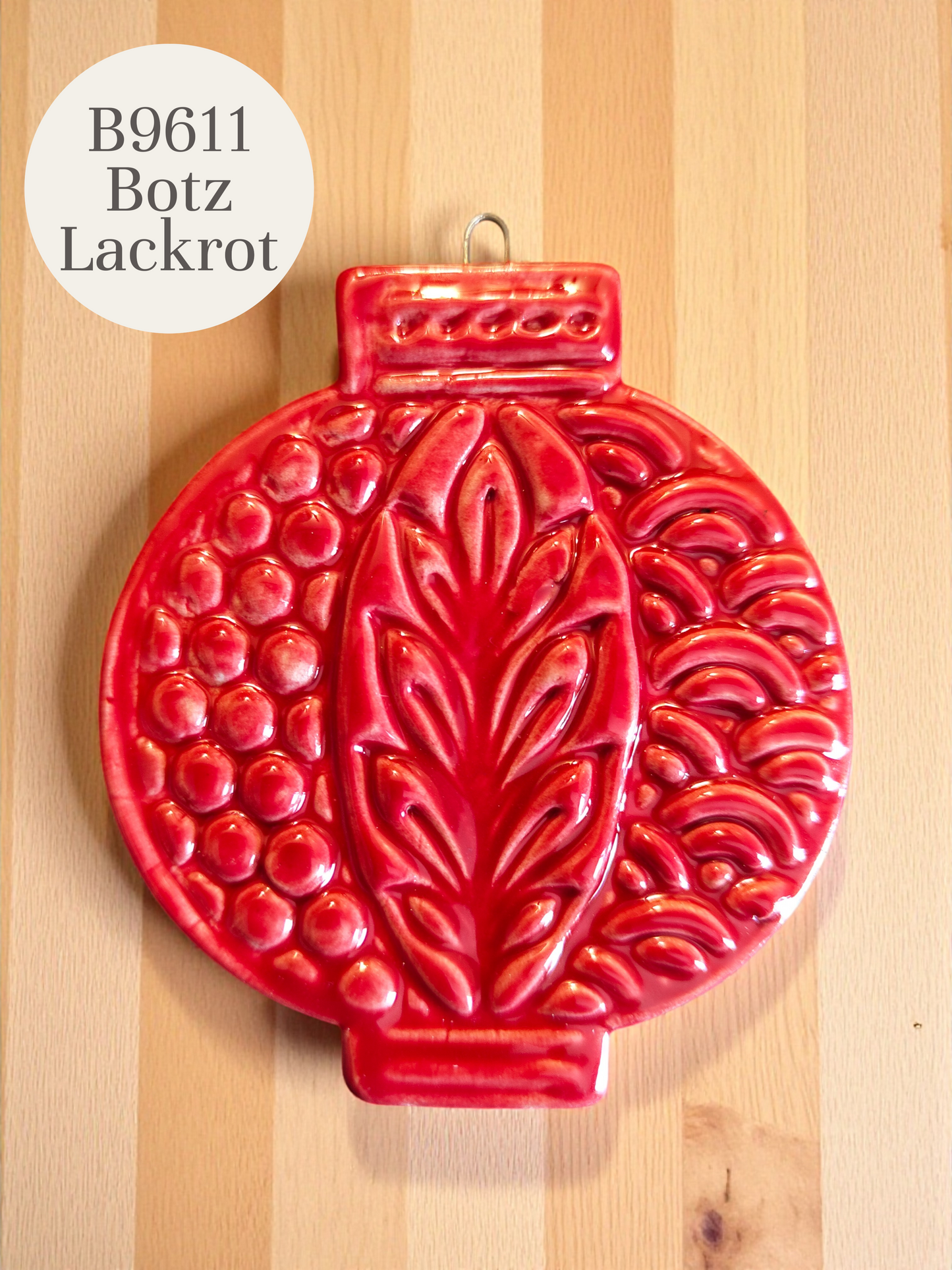 Hunajakenno painoleikkuri saveen – koristeellinen lehtikuvio