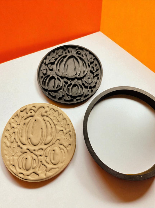 Kurpitsa pyöreä savileikkuri ja leimasin – 8,1 × 8,3 cm, Icewood Atelier.