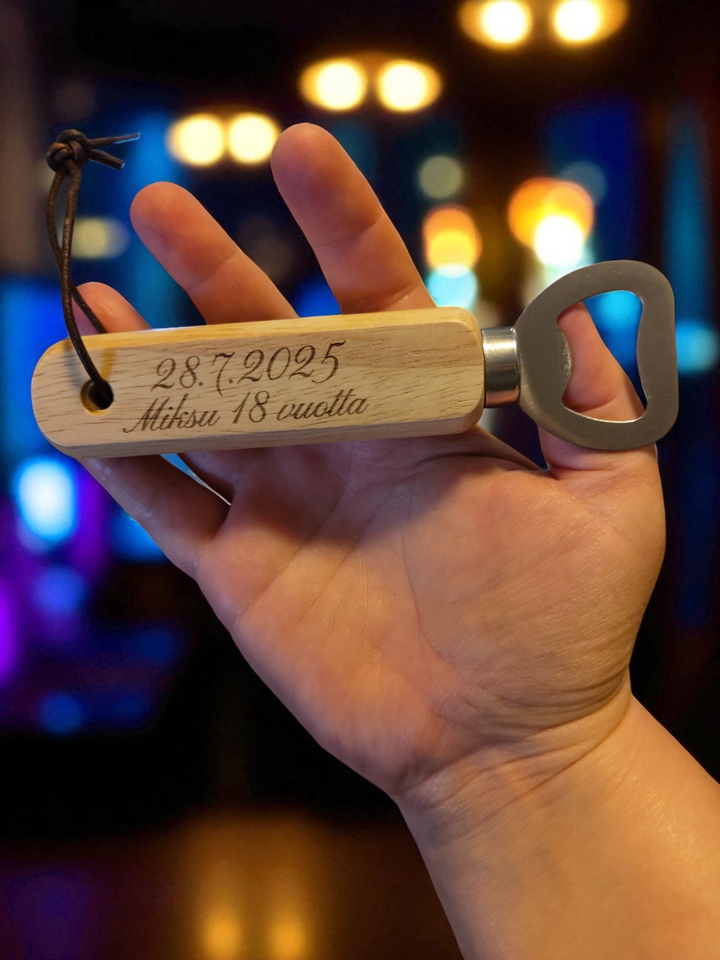 Personoitava puinen pullonavaaja – kaiverrettava kahva | 14 cm