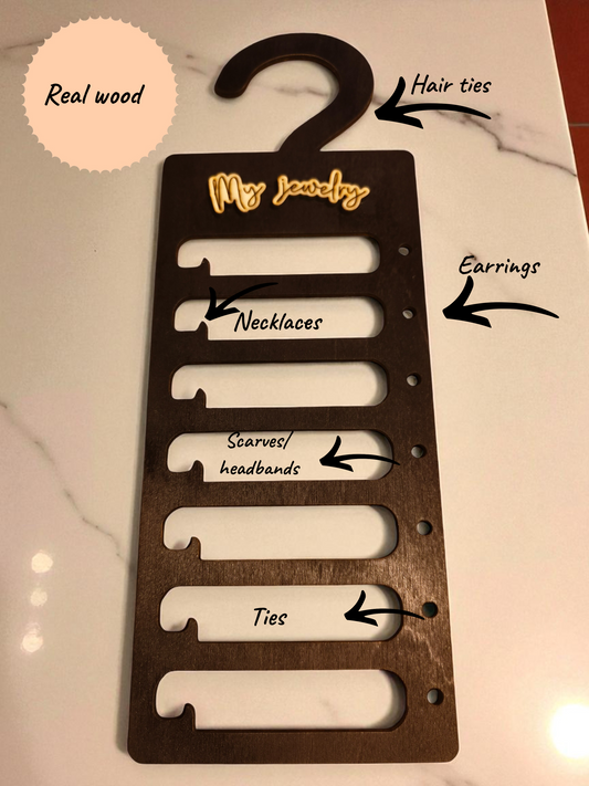 Monikäyttöinen puinen koruteline