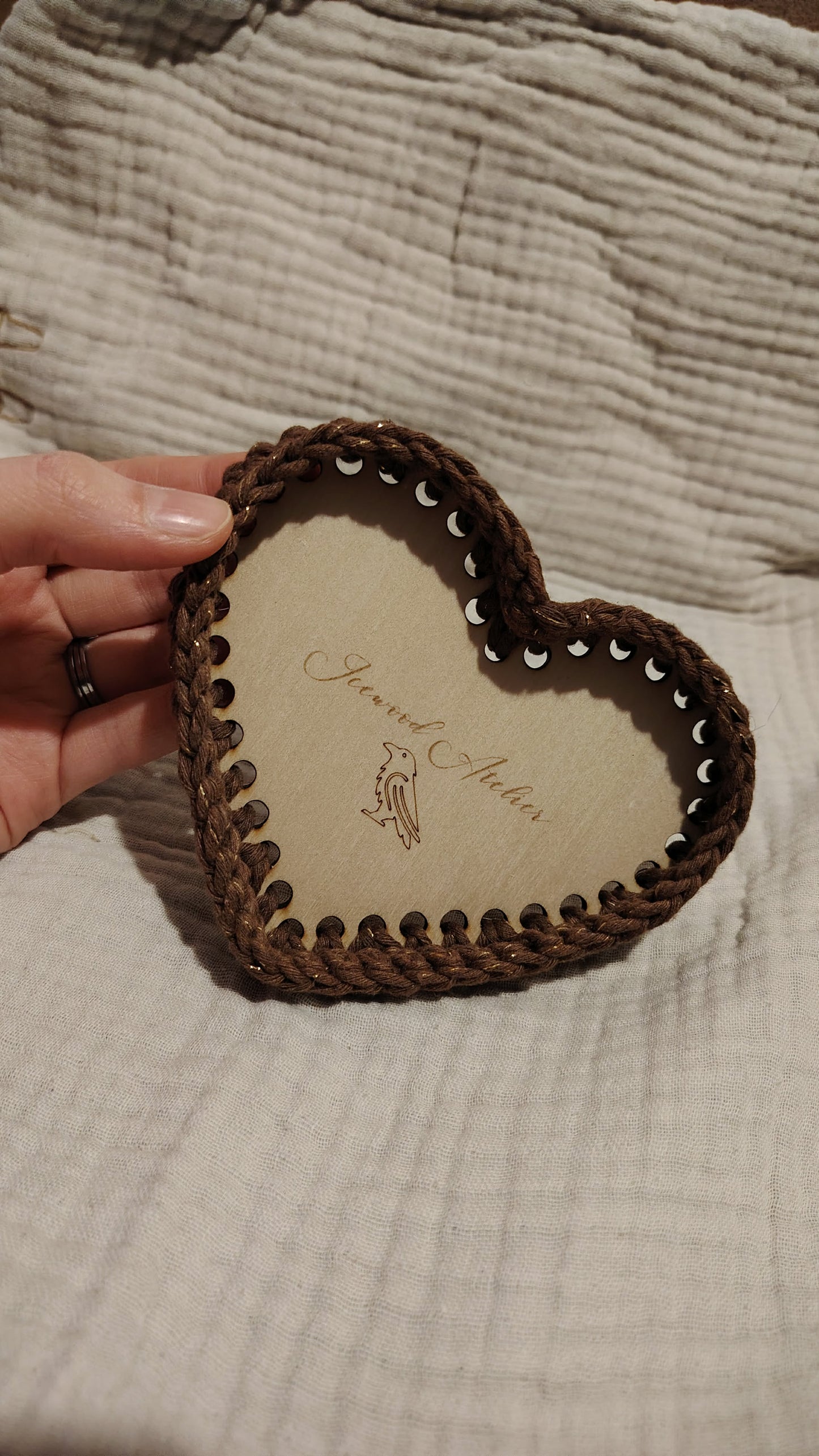 Sydämen muotoinen Virkkauspohja Suomalaisesta Koivuvanerista