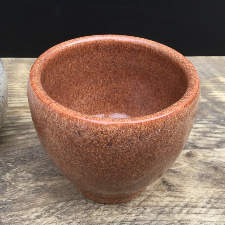 Bowl glazed with BOTZ 9884 Weasel Brown