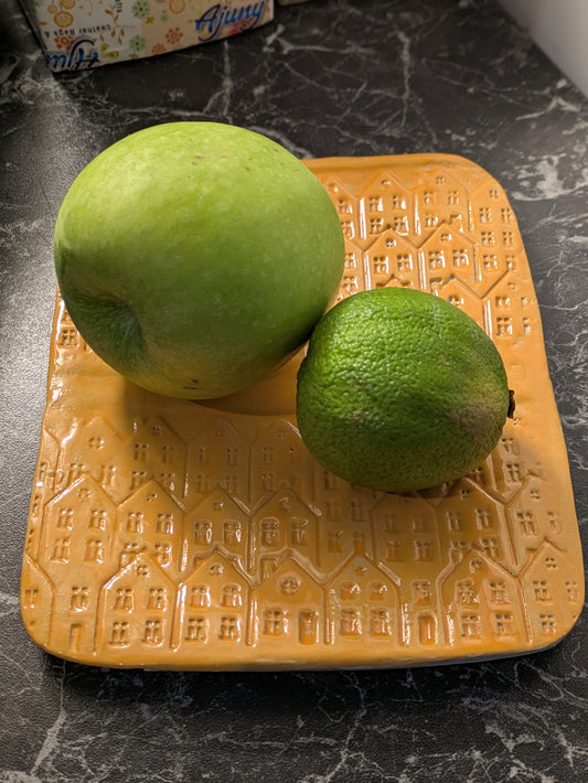 Keraaminen Lautanen – Kaupunkitalot