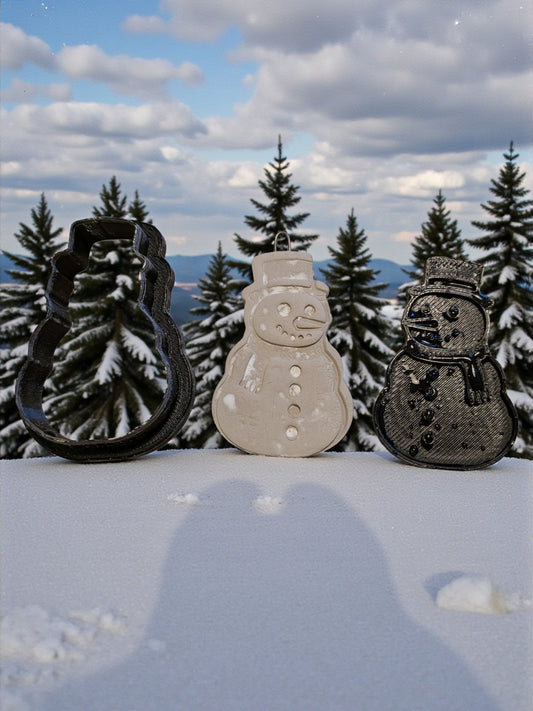 Lumiukkoleikkuri&stamp keramiikkaan