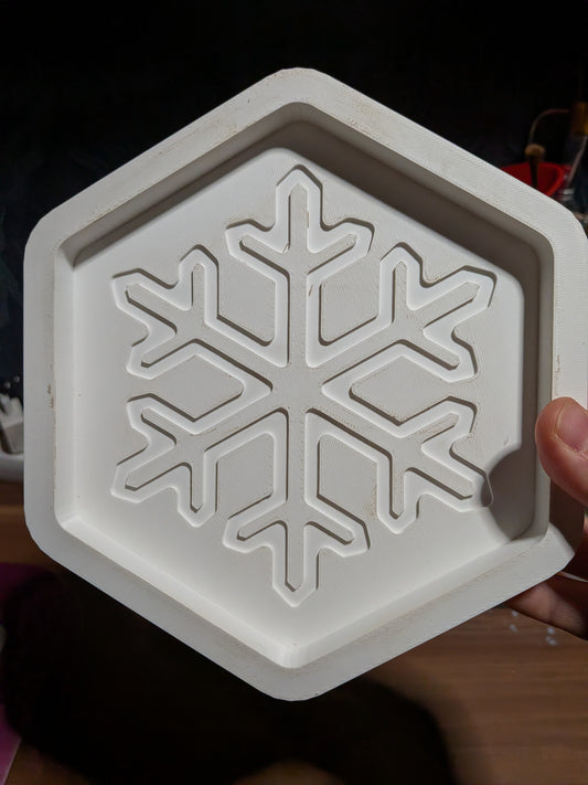 Kuusikulmainen savimuotti lumihiutalekuviolla (muotti ja leikkuri myydään erikseen)