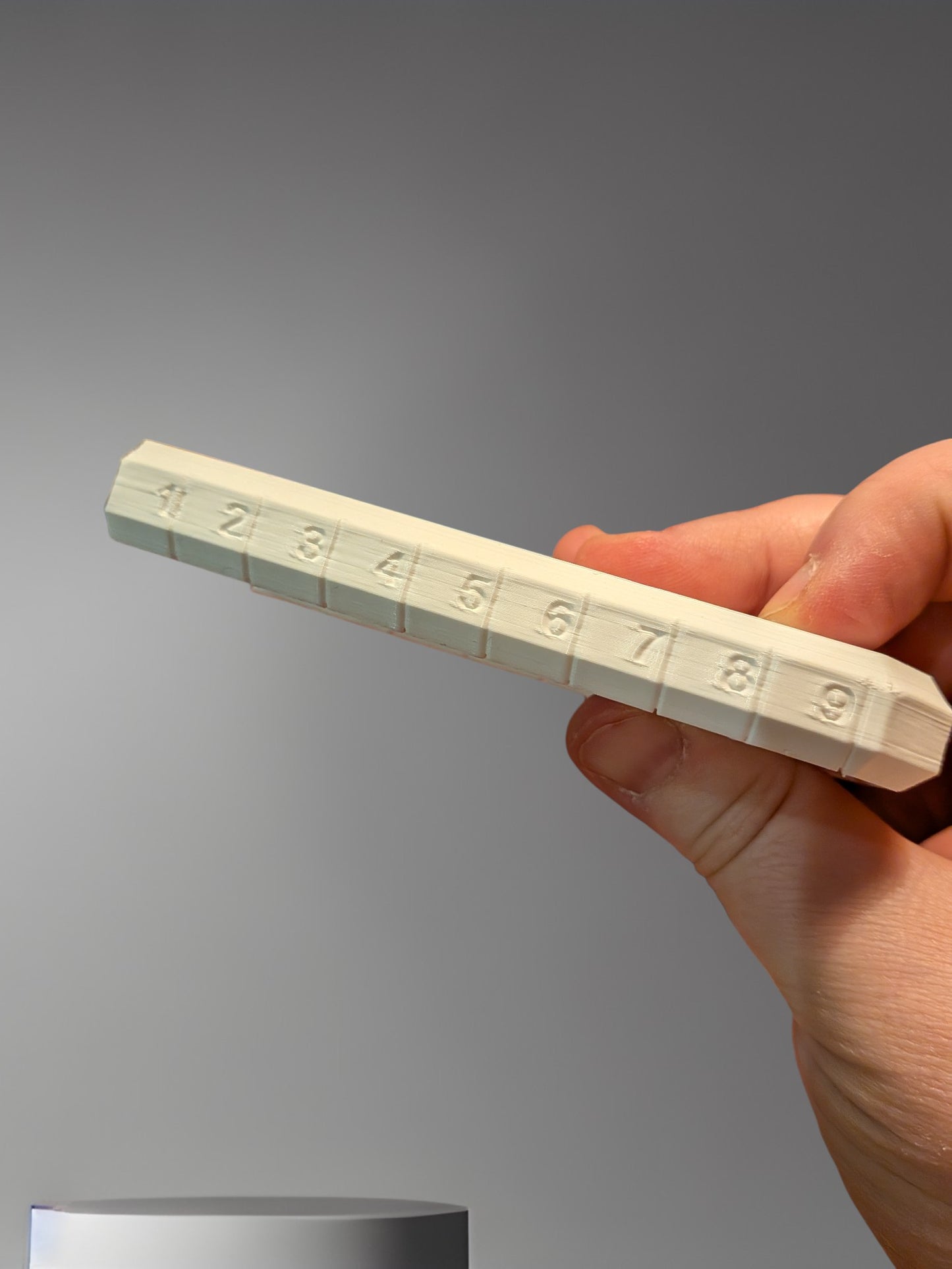 Neulontatarvikelaatikko - helpotus matkailuun ja säilytykseen