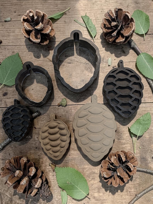 Pinecone stamp cutter set – 3 sizes