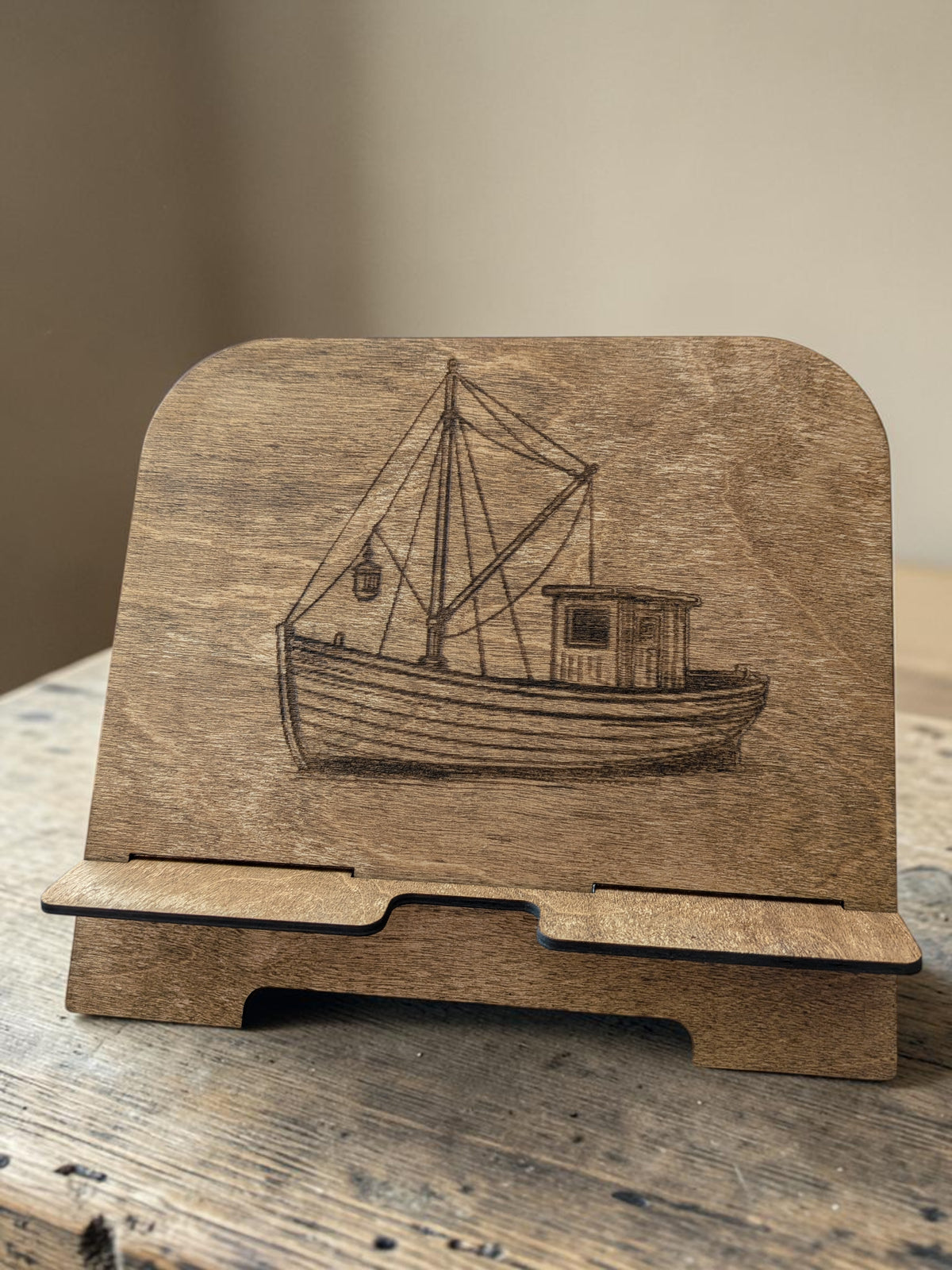 Wooden Tablet Stand – Choose Your Engraving