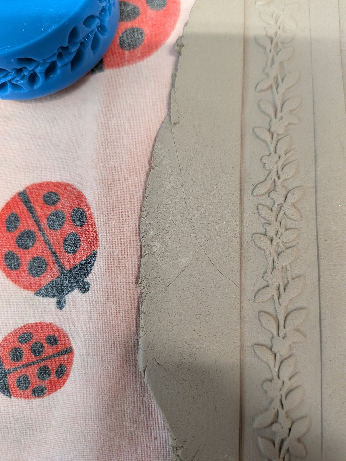 Leaves & Berries Border Texture Roller for Clay