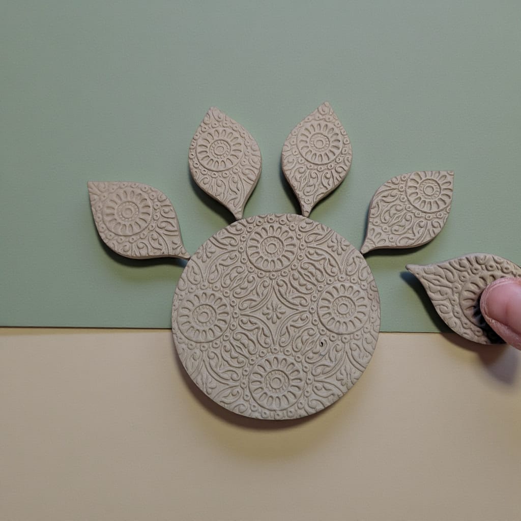 Ornate Bloom kuviokaulin