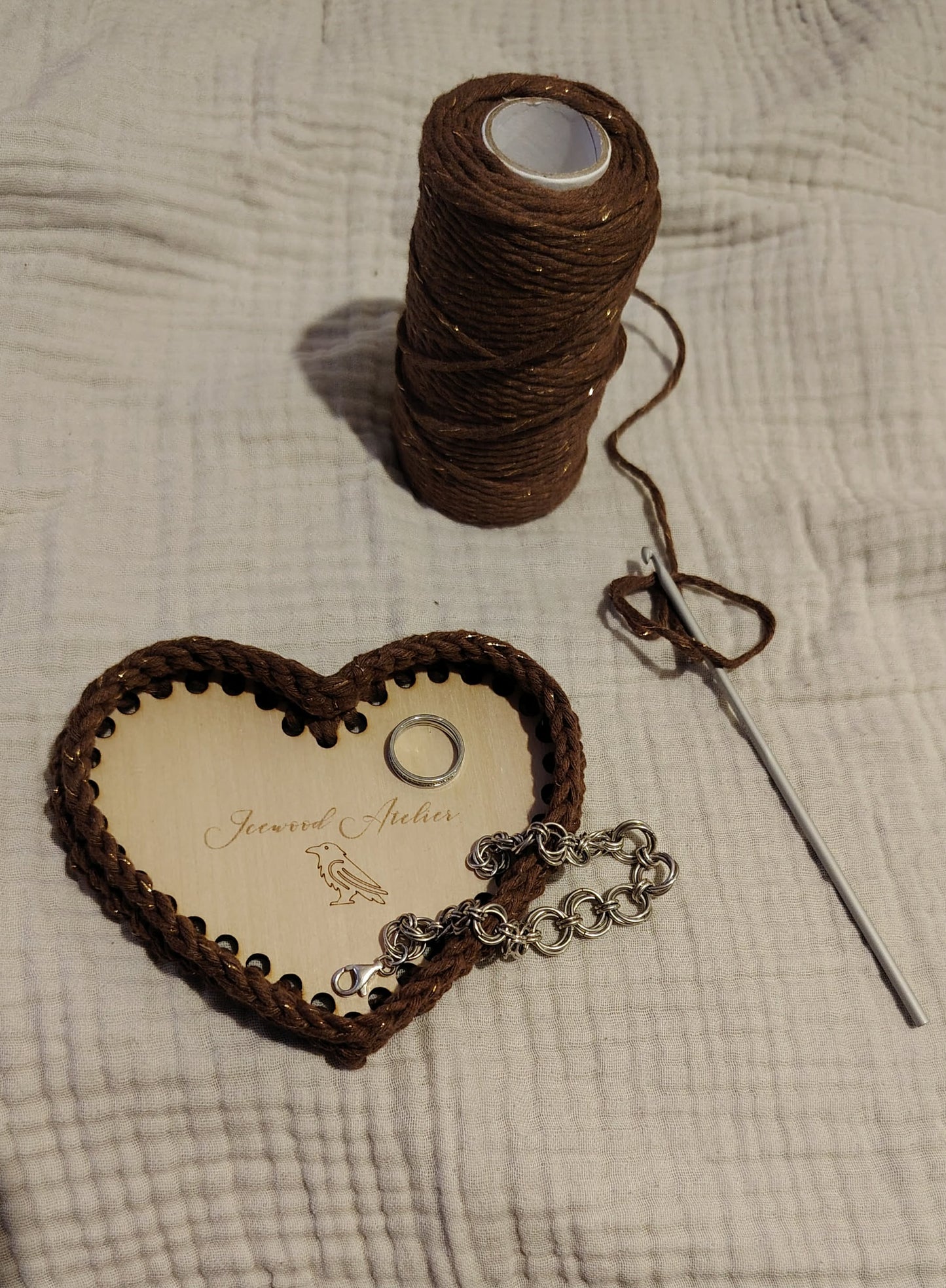 Sydämen muotoinen Virkkauspohja Suomalaisesta Koivuvanerista