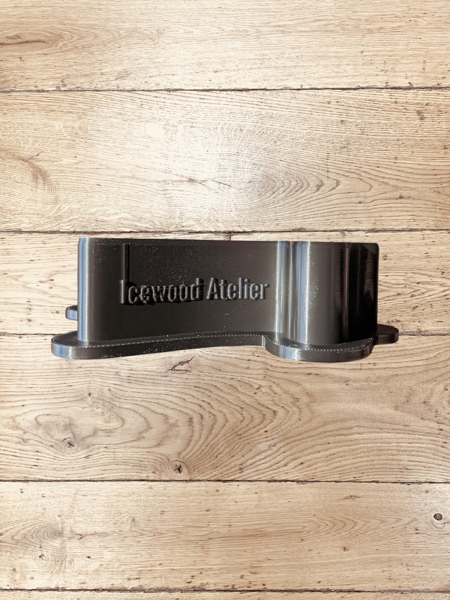 Hevosenmuotoinen savileikkuri – Pystyssä seisova malli